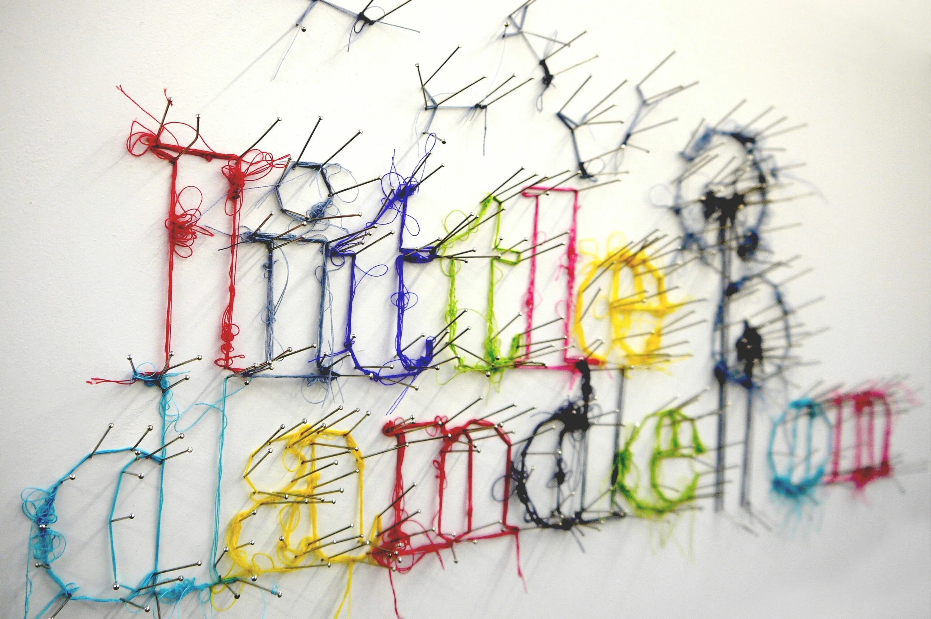 Made this art. Contemporary art нитки. string art надписи. булавки и нитки картины. эмблема логотип гвозди и нитки.