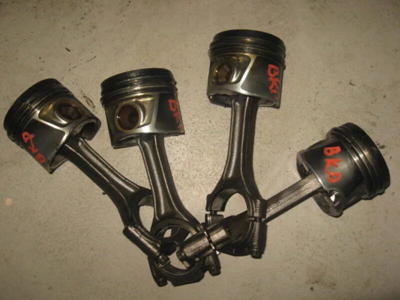 0 ----------+--. Поршень vw golf 5 1. Поршень 2. 8t. Kolbenschmidt 99 562 600.