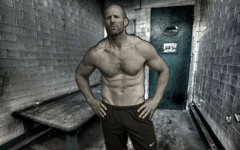 Стэтхэм туапсе. Jason Statham в тюрьме. Джейсон Стэтхэм гнев человеческий. Джейсон Стэтхэм 2021. Джейсон Стэтхэм 2020.