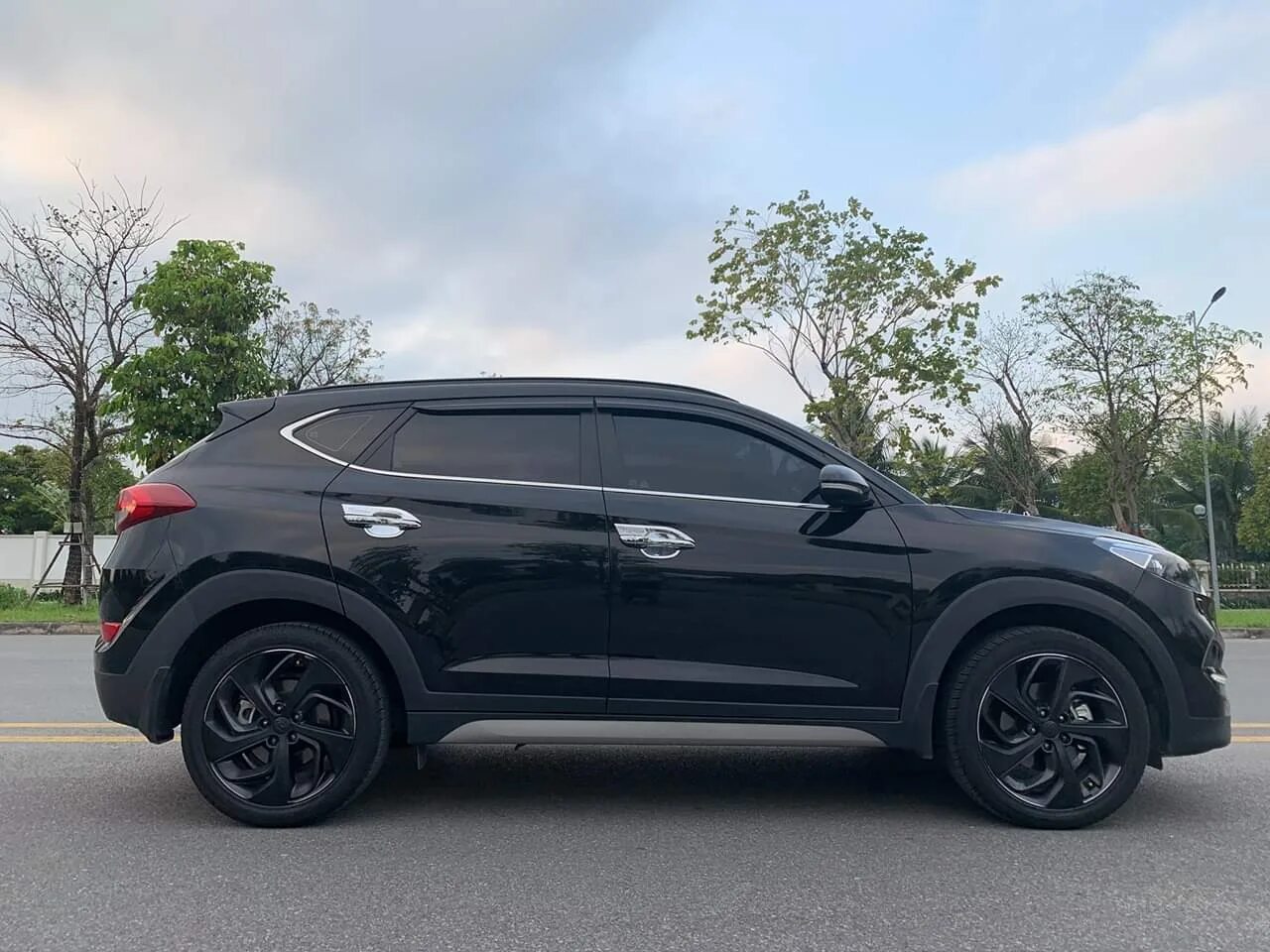 Диски туксон 2017. Hyundai tucson 2018 черный. hyundai tucson ix35. хундай туксон 2018 черный. хендай туссан 3.