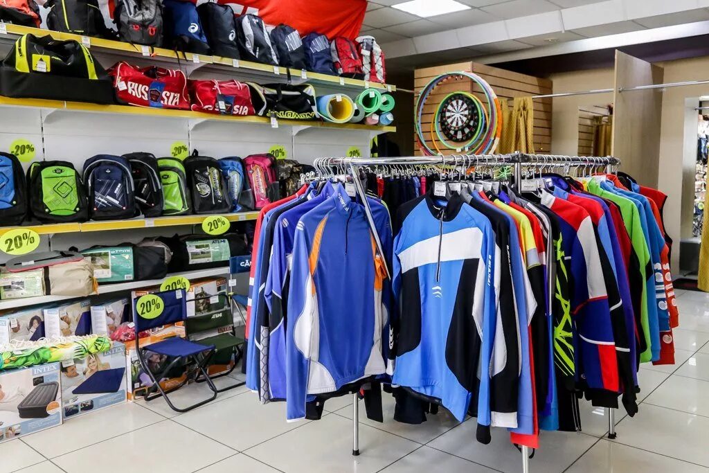 Sport shopping 2. Спортивные товары. Спортивный магазин. Магазин спортивных товаров. Магазин футбольной одежды.