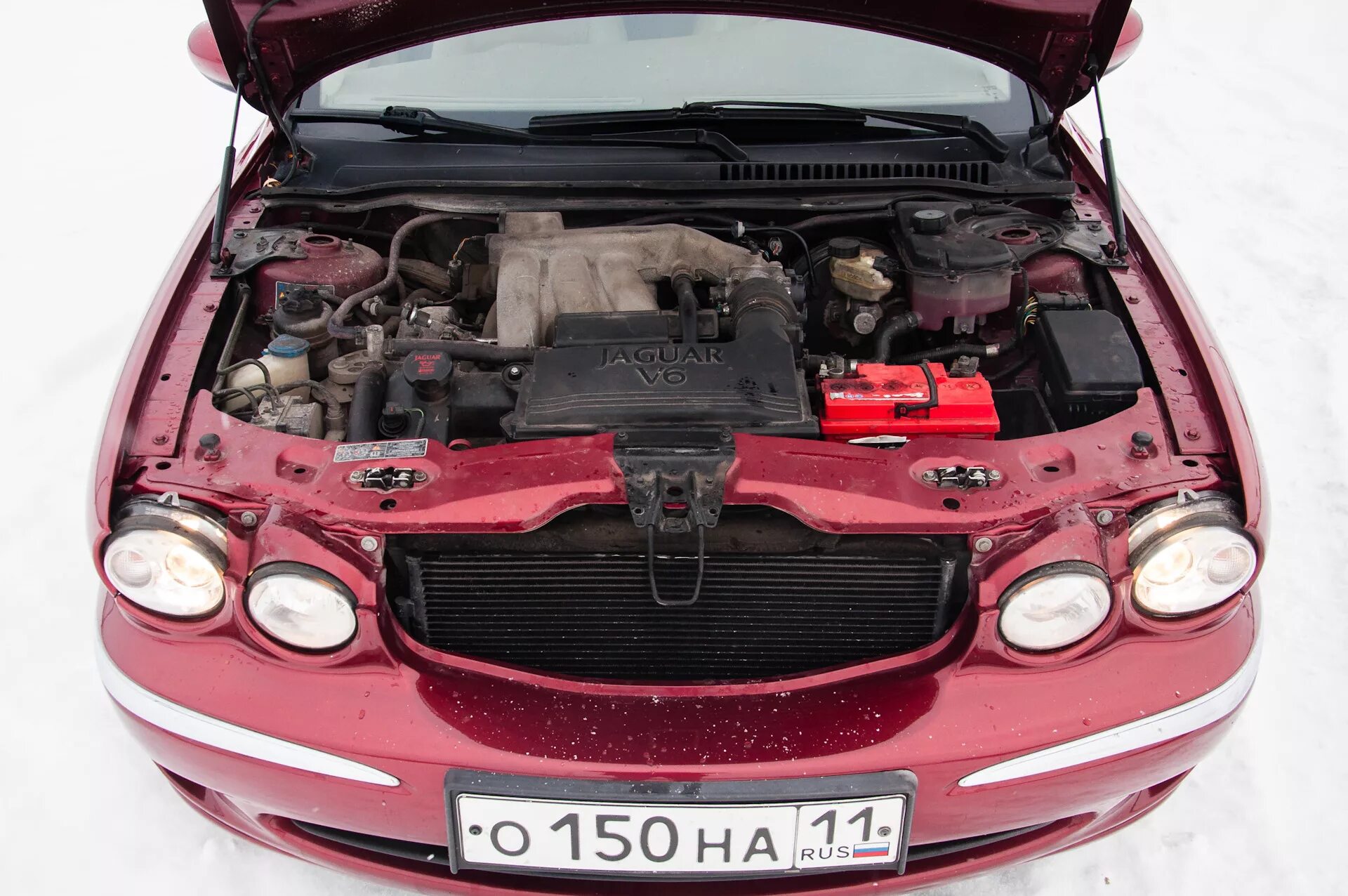 X type аккумулятор. Jaguar x-type под капотом. jaguar x type турбо. ягуар икс тайп аккумулятор. jaguar x type 3.0 под капотом.