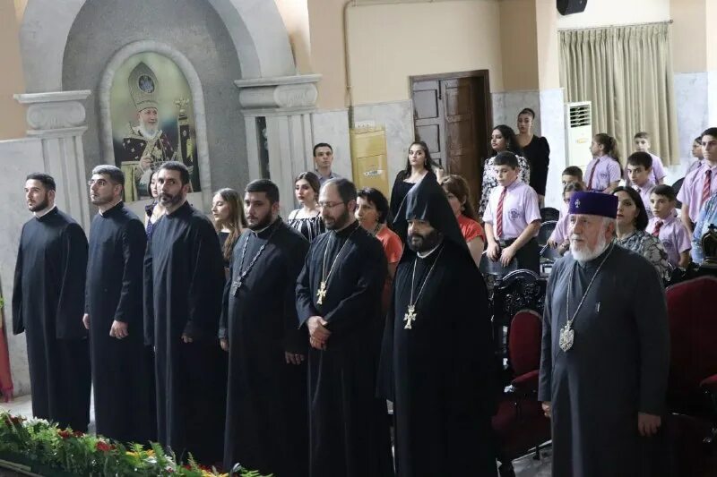 Джермук сурб гаяне. Эчмиадзинский монастырь вагаршапат. Армянская апостольская церковь богослужение. Армянская церковь святой григорий в калькутте. Армянская апостольская православная церковь.