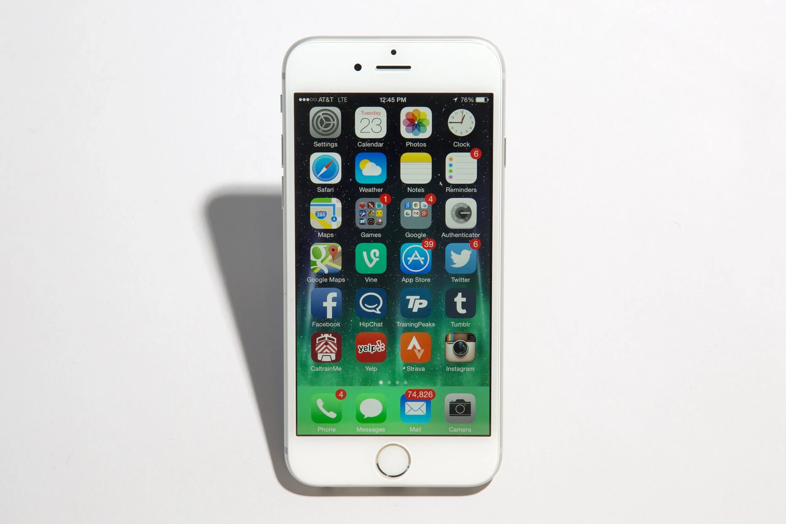 Apple s1. Apple iphone 6. iphone 6 2014. эпл 15 айфон. iphone 14 plus белый.