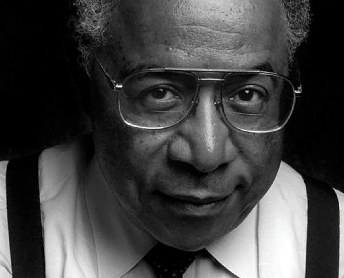 Alex Haley. Алекс Хейли писатель. Алекс Хейли. Алекс Хейли автобиография Малкольма на русском.