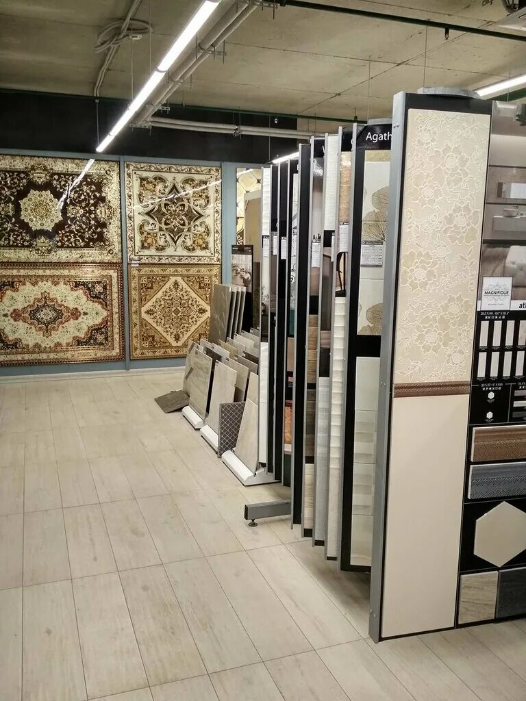 Магазин керамической плитки в г. Магазин керамической плитки. Много плитки. Магазин много плитки. Самый большой магазин керамической плитки в Москве.