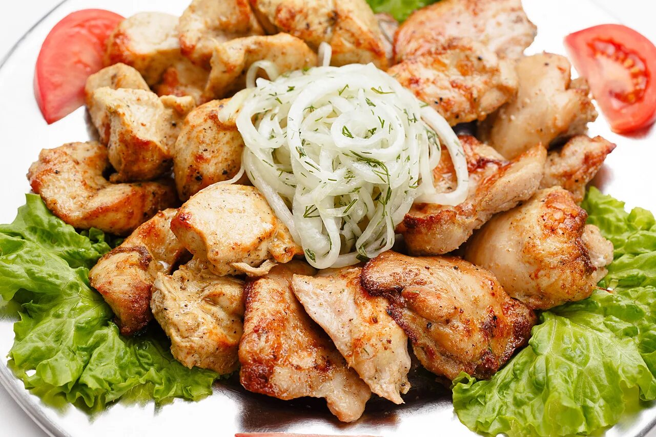 Как приготовить куриный шашлык. Шашлык из курицы. шашлык из куриного филе. шашлык из филе курицы. шашлык изкуринной грудки.