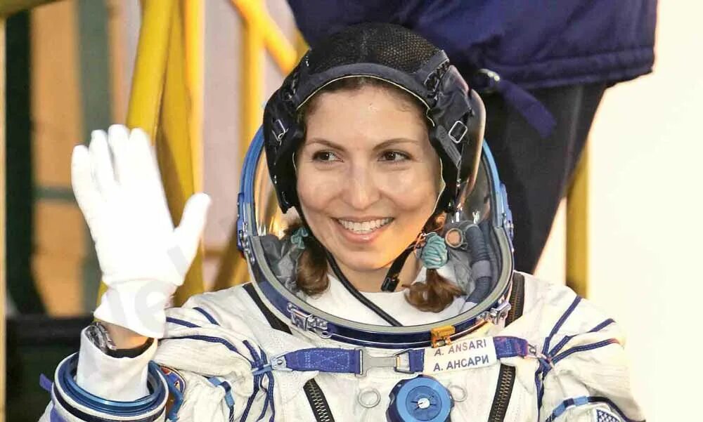 Мама космонавт. Клоди эньере. Сарафанов космонавт. Пегги уитсон. Портрет космонавта рисунок.