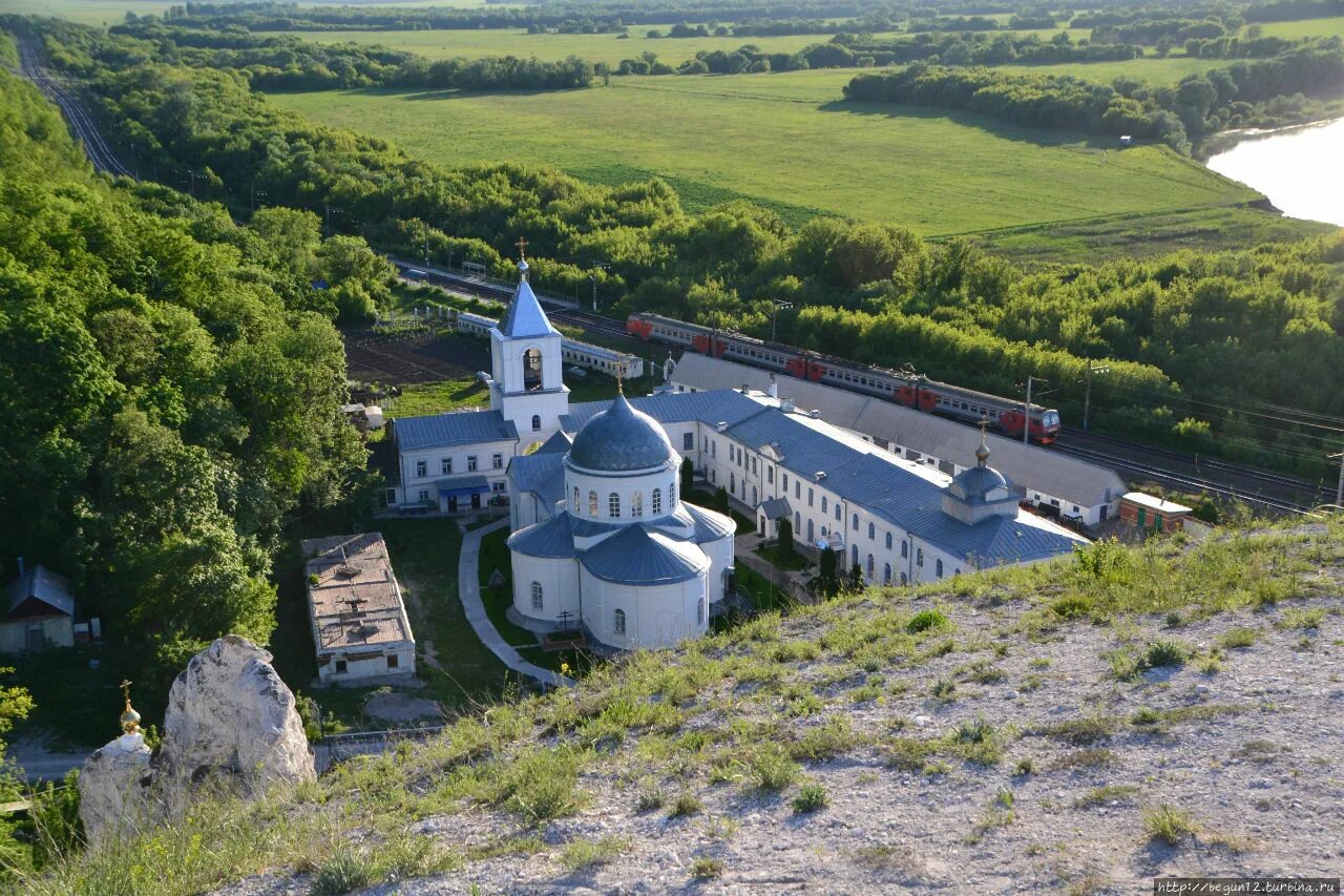 Свято успенский монастырь сайт. Дивногорье Успенский монастырь. Дивногорский Успенский монастырь. Монастырь Дивногорье Воронежская. Дивногорский Успенский мужской монастырь в Воронежской области.