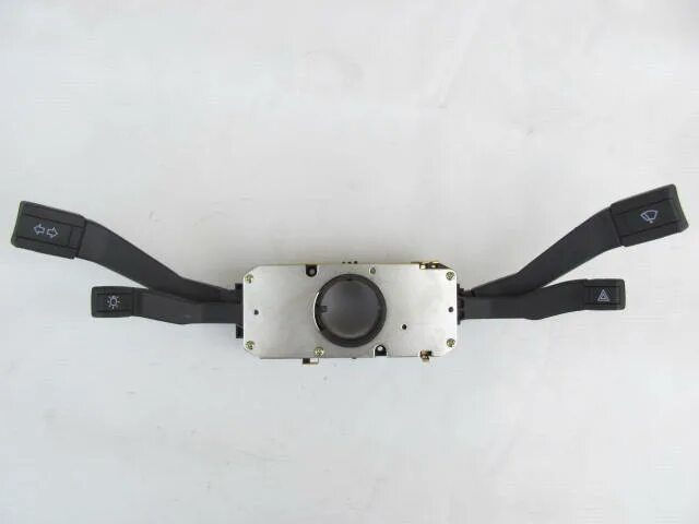 Подрулевой переключатель audi 80 b3 артикул. Переключатель поворотов ауди 80. Стрекоза ауди 80 б3. Ауди 80 подрулевой переключатель. Ауди 80 в3 подрулевой переключатель.