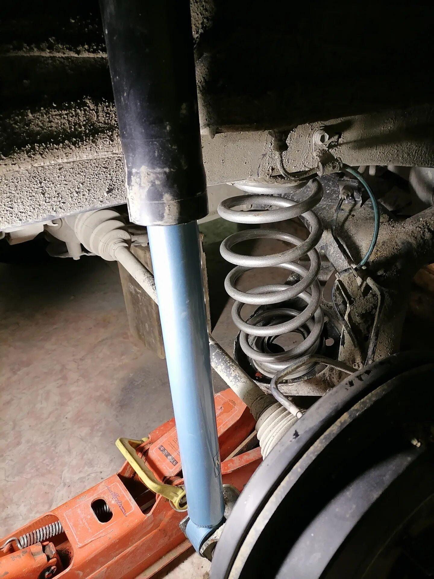 Как поменять заднюю стойку на филдере Замена стоек в круг Toyota E120, 1,8 л, 2001 года своими руками DRIVE2