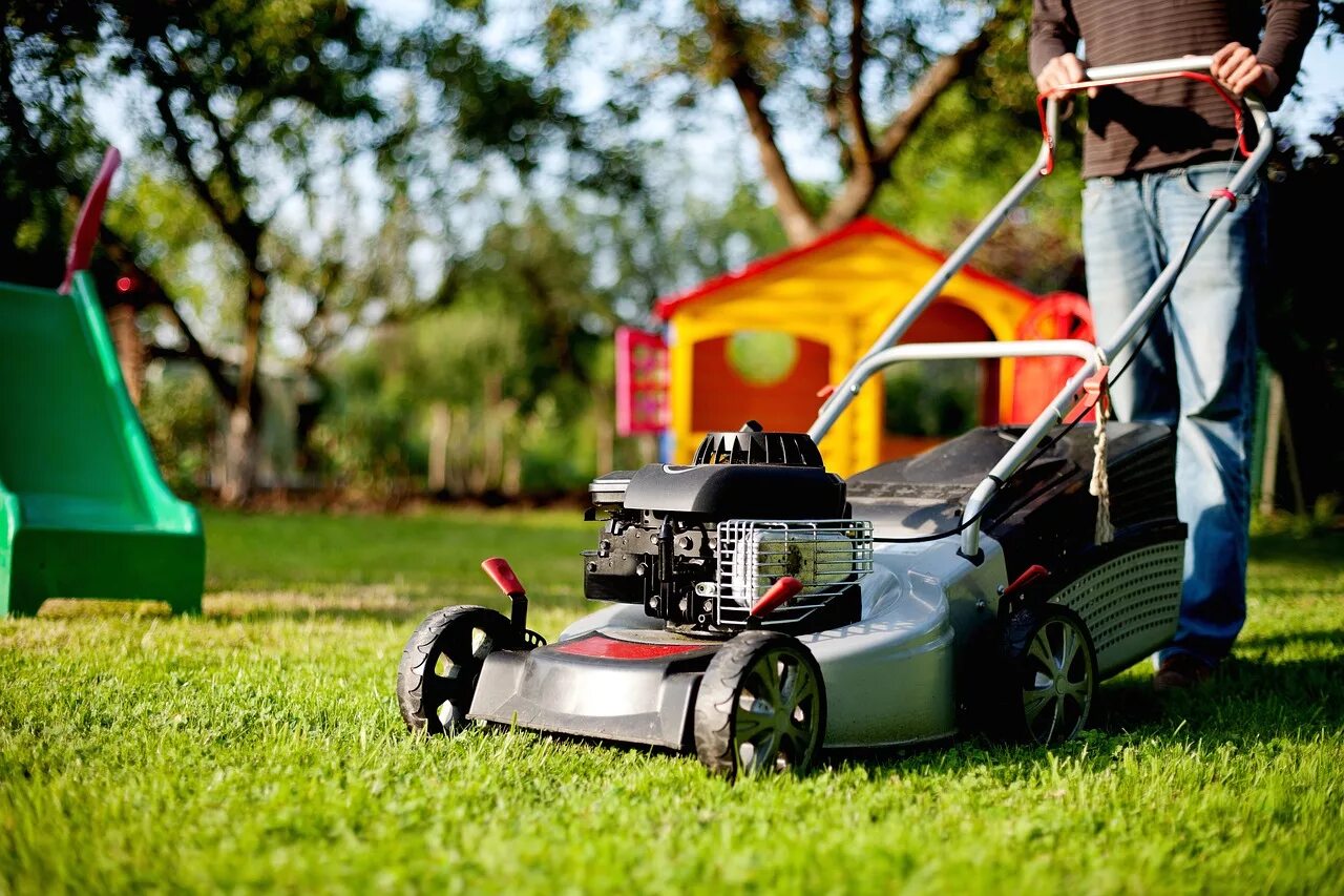 Газонокосилка Champion Lawn Mower. Газонокосилка бензиновая самоходная Гардена 51 VDA. Газонокосилка бензиновая самоходная Субару. Газонокосилка бензиновая Торнадо 650.