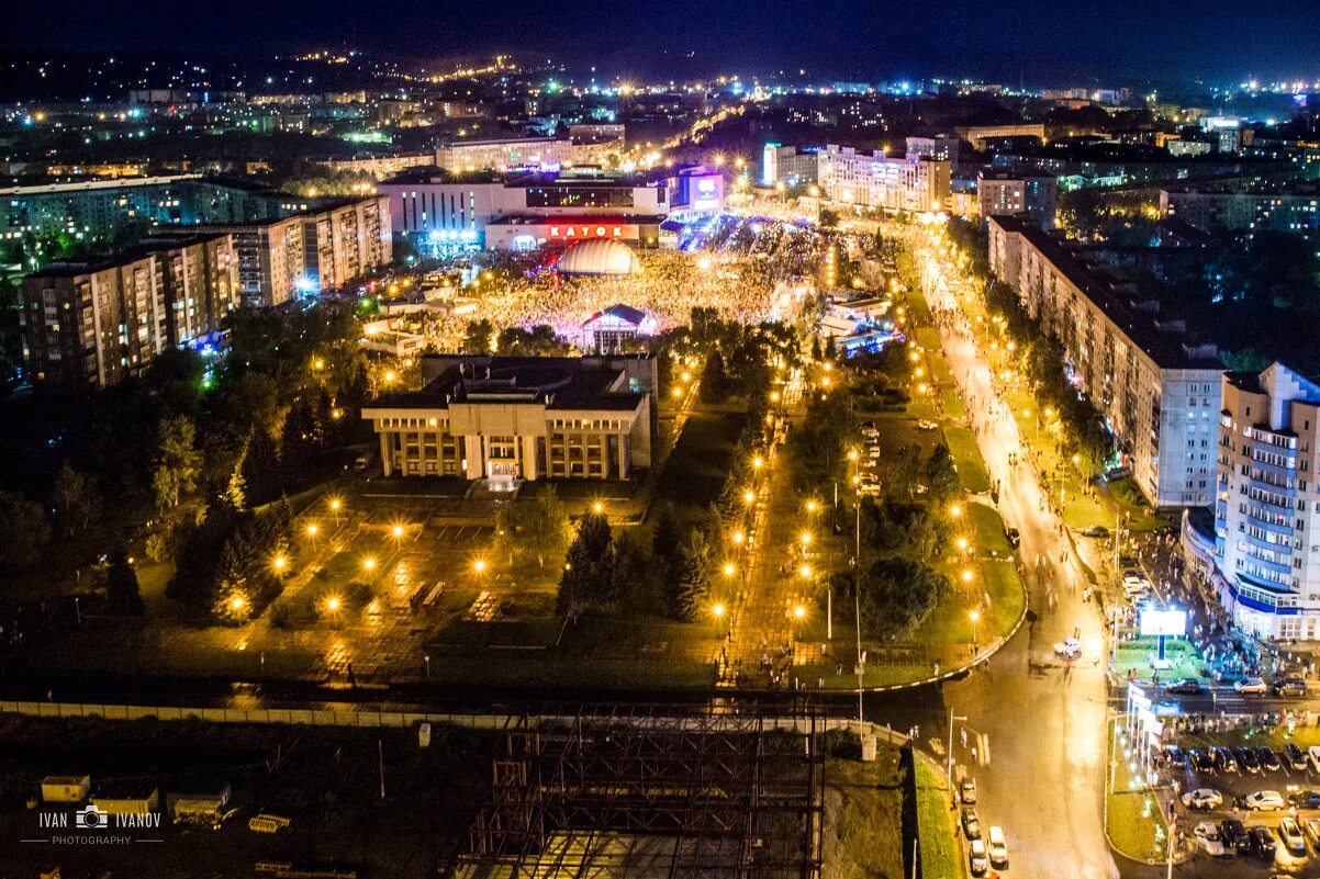 Новокузнецк поступи. Новокузнецк. Ночной Новокузнецк. Новокузнецк центр города. Город Новокузнецк Кемеровской области.