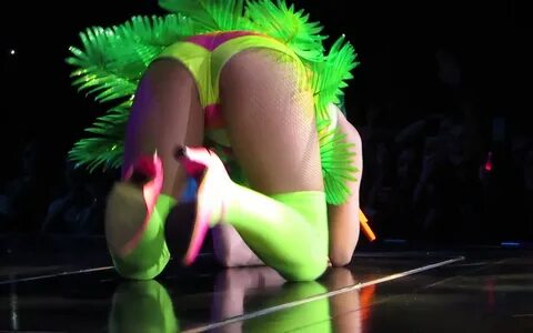 Katy perry bent over