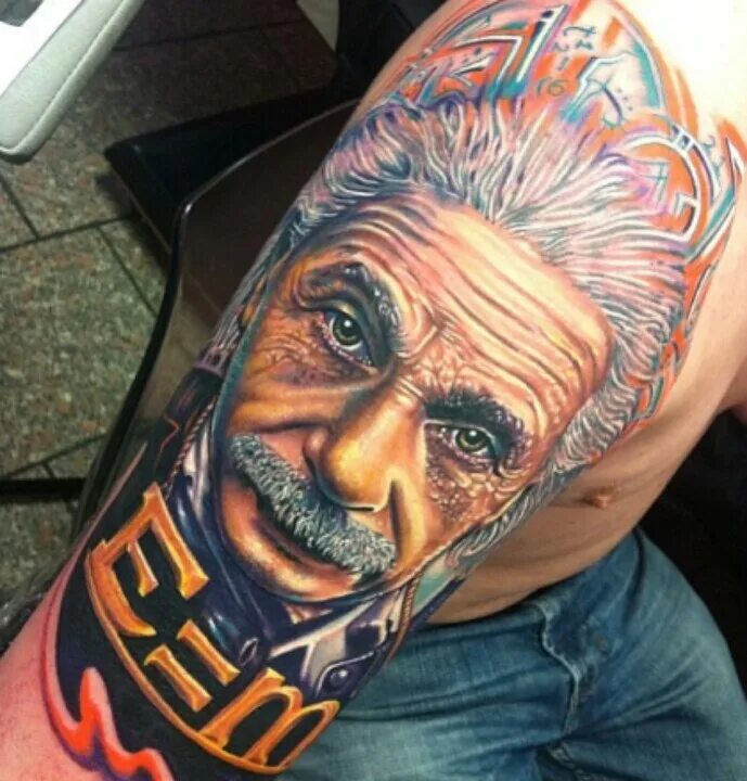 Крутые тату для мужчин. Самые популярные татуировки. Популярные тату. Самый татуированный человек в россии. Дотворк спина мужская.