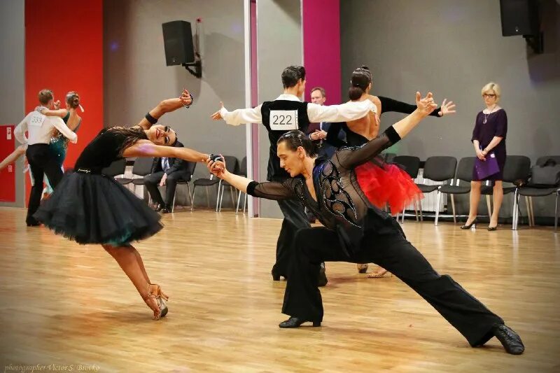 поиск партнера по бальным танцам. премиум данс брайловский. поиск партнера по бальным. элегия тула бальные танцы. бальные танцы латина.