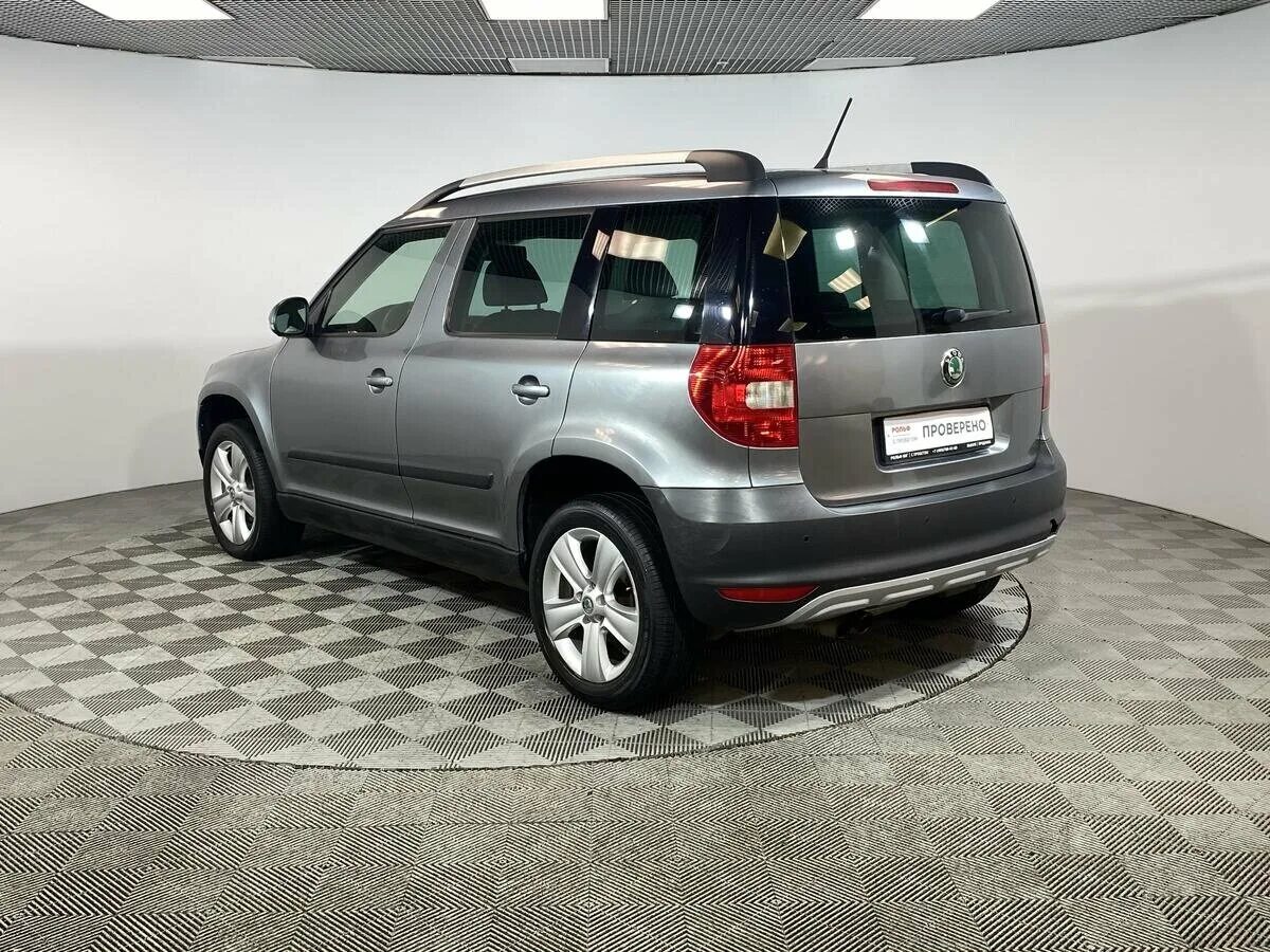 Шкода йети 2012 год. Skoda Yeti 2012. Skoda Yeti, 2012 год. Шкода Йети серая. Skoda Yeti 2012 PNG.