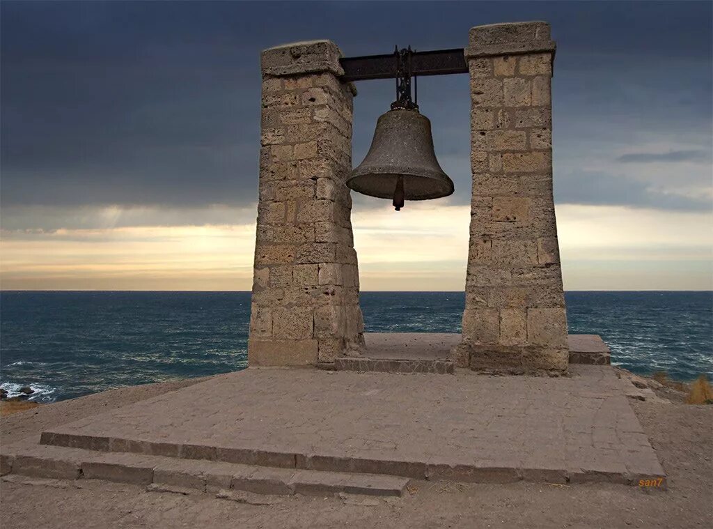 колокольный звон набат. ссыльный набатный колокол. ссыльный колокол углич. сигнальный колокол в херсонесе. колокол набат трезвон.