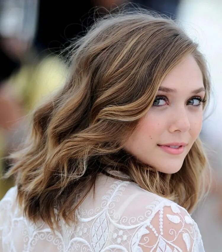 Прическа волны на длинные волосы. Локон волос. Укладка волос легкие волны. Elizabeth olsen 2022. Дианна агрон каре кудри.
