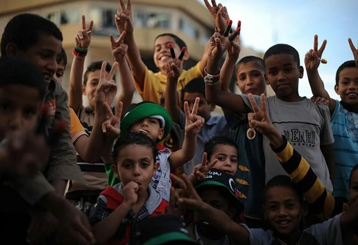 Народы ливии. ООН против террора. Ливийские дети 2011 года.