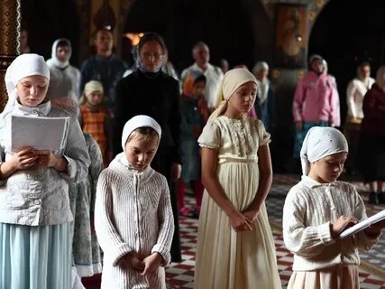 Дети в монастыре