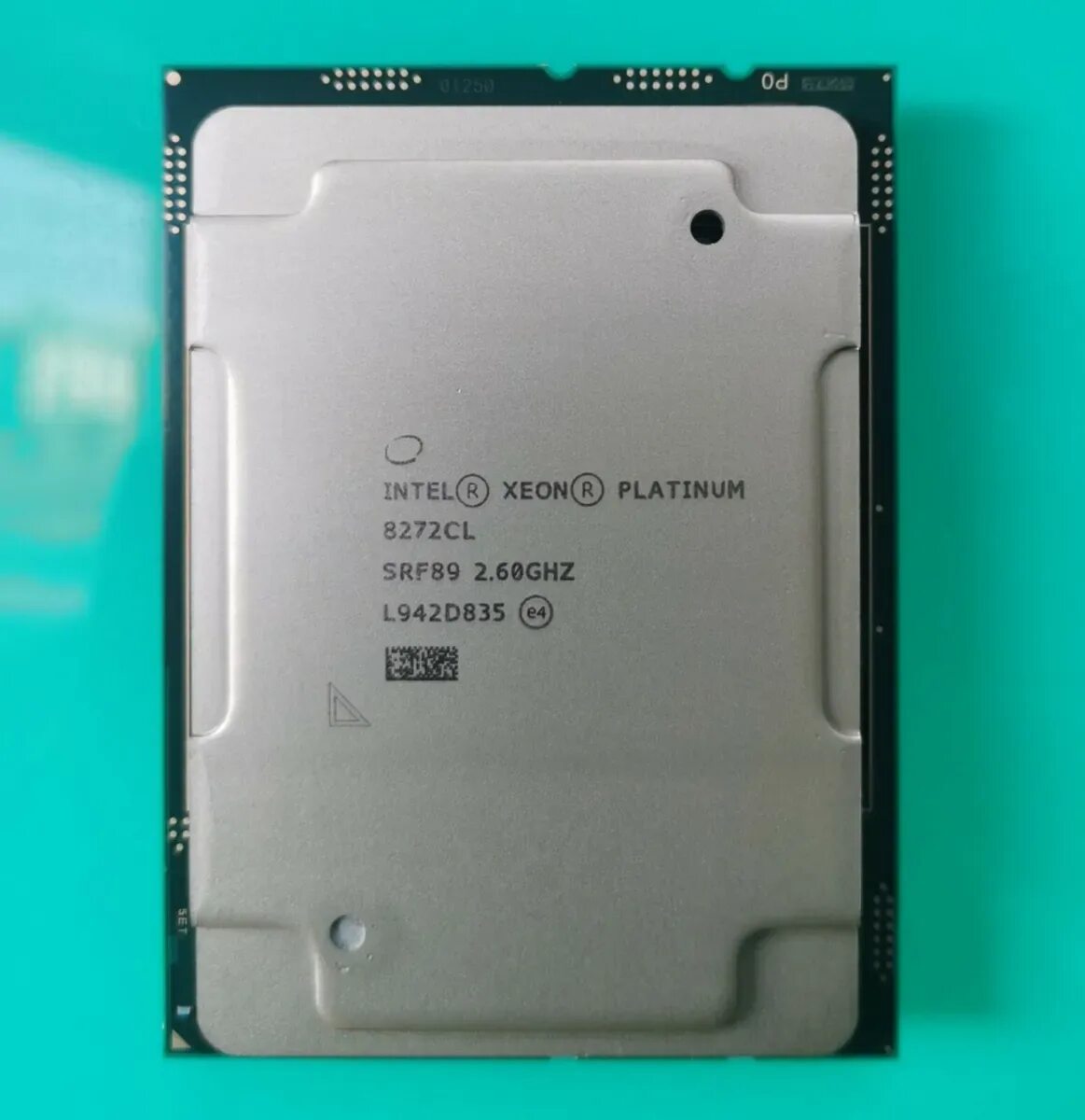 Intel platinum. Xeon Platinum 8368. Xeon Platinum. Xeon Platinum 8368 в ладошке.