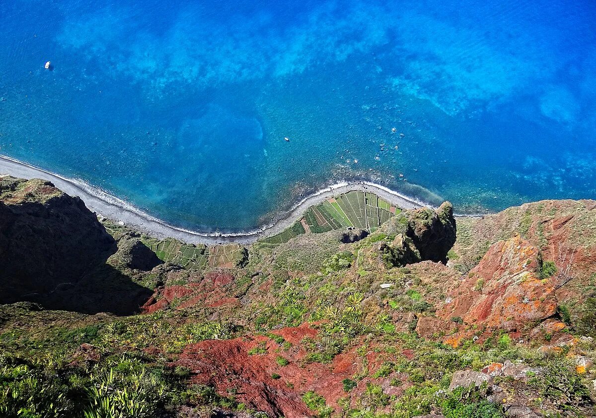 E кабу. Кабо Жирао. Cabo Girão Мадейра. Утёс Кабо-Жирао. Остров Мадейра, Атлантический океан.