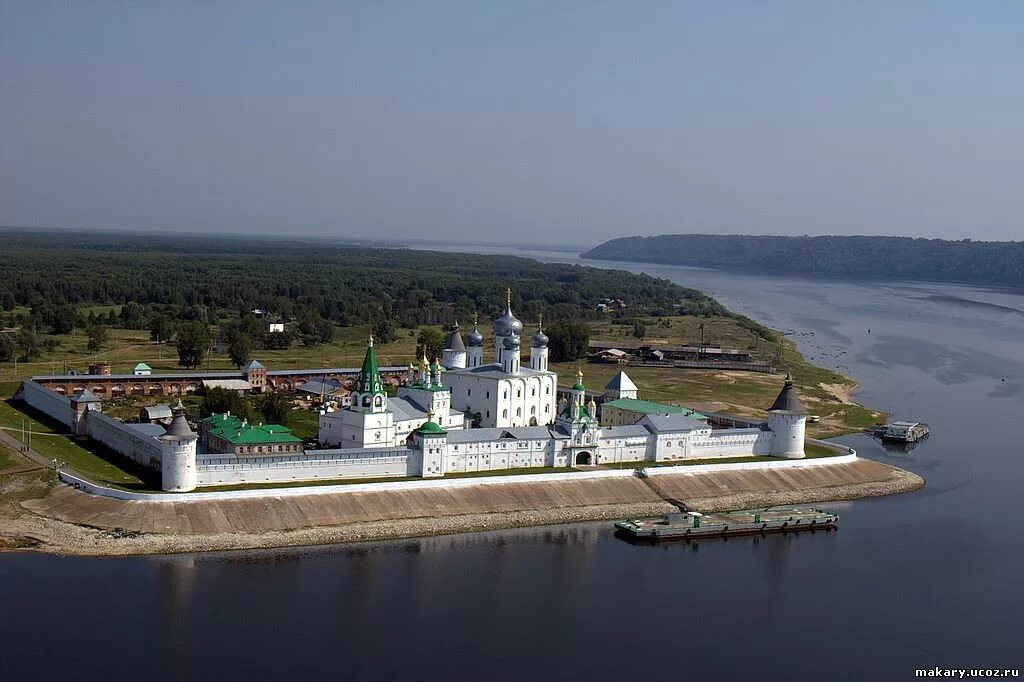 Сайт макарьевская библиотека. Макарьевский монастырь Лысково. Свято-Троицкий Макарьевский Желтоводский монастырь. Макарьевский монастырь Нижний Новгород. Макарьевская ярмарка у Макарьевского монастыря.