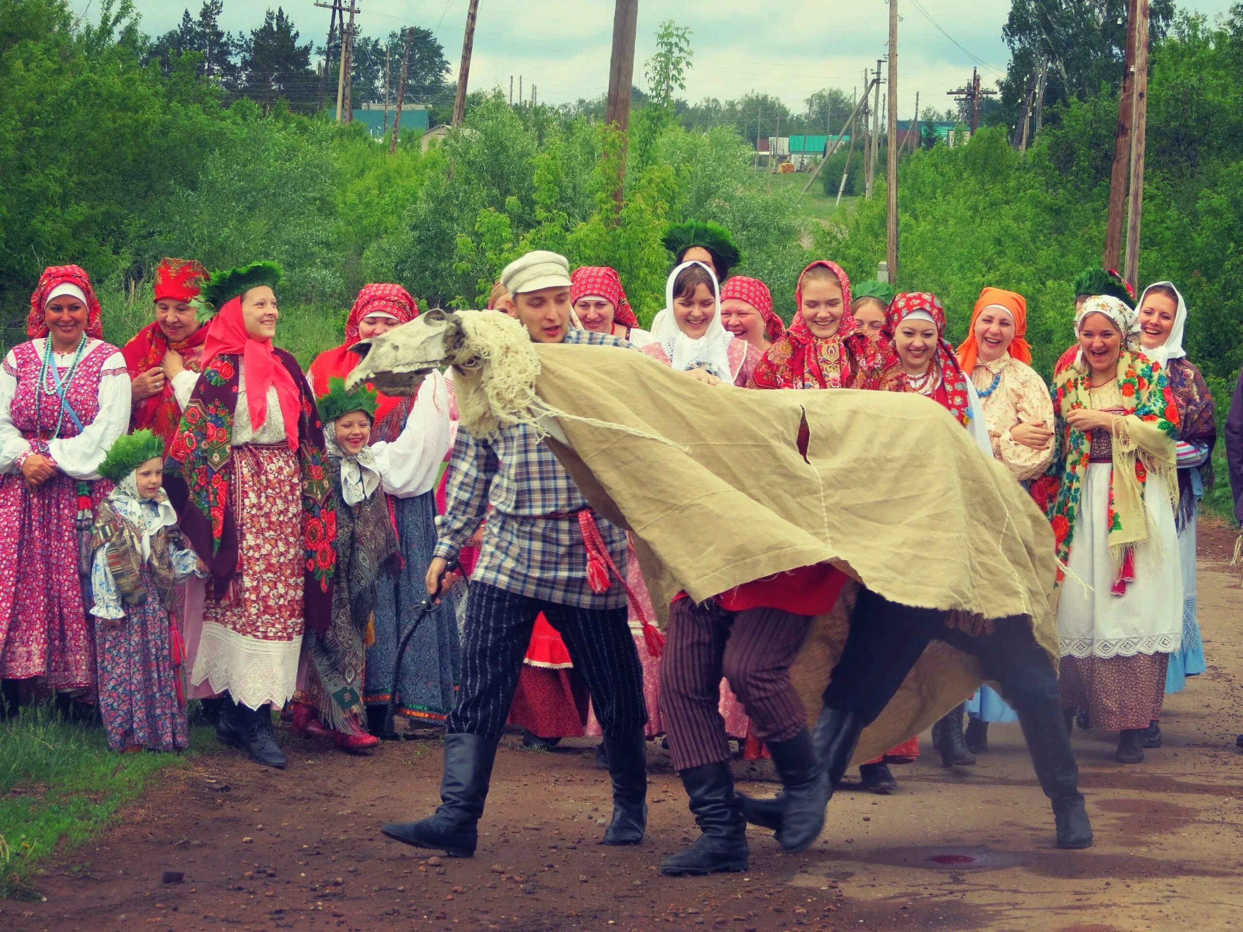 Празднование Троицы. Славянские гуляния. Летнее народное гуляние. Народные гуляния летом. Сценарий праздника традиции