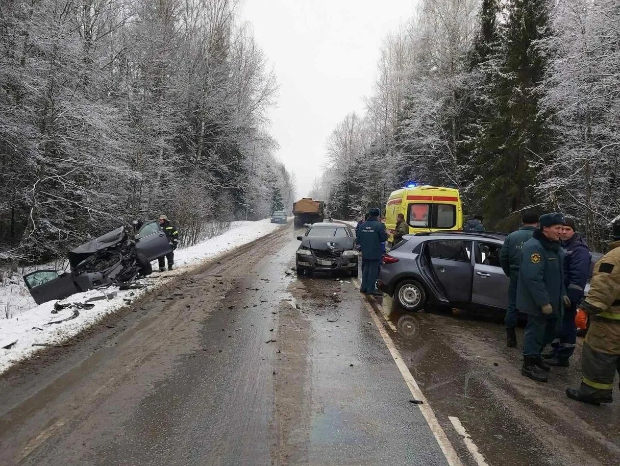 11 30 30 ноября. Авария в Тверском районе. Авария под Вышним Волочком.