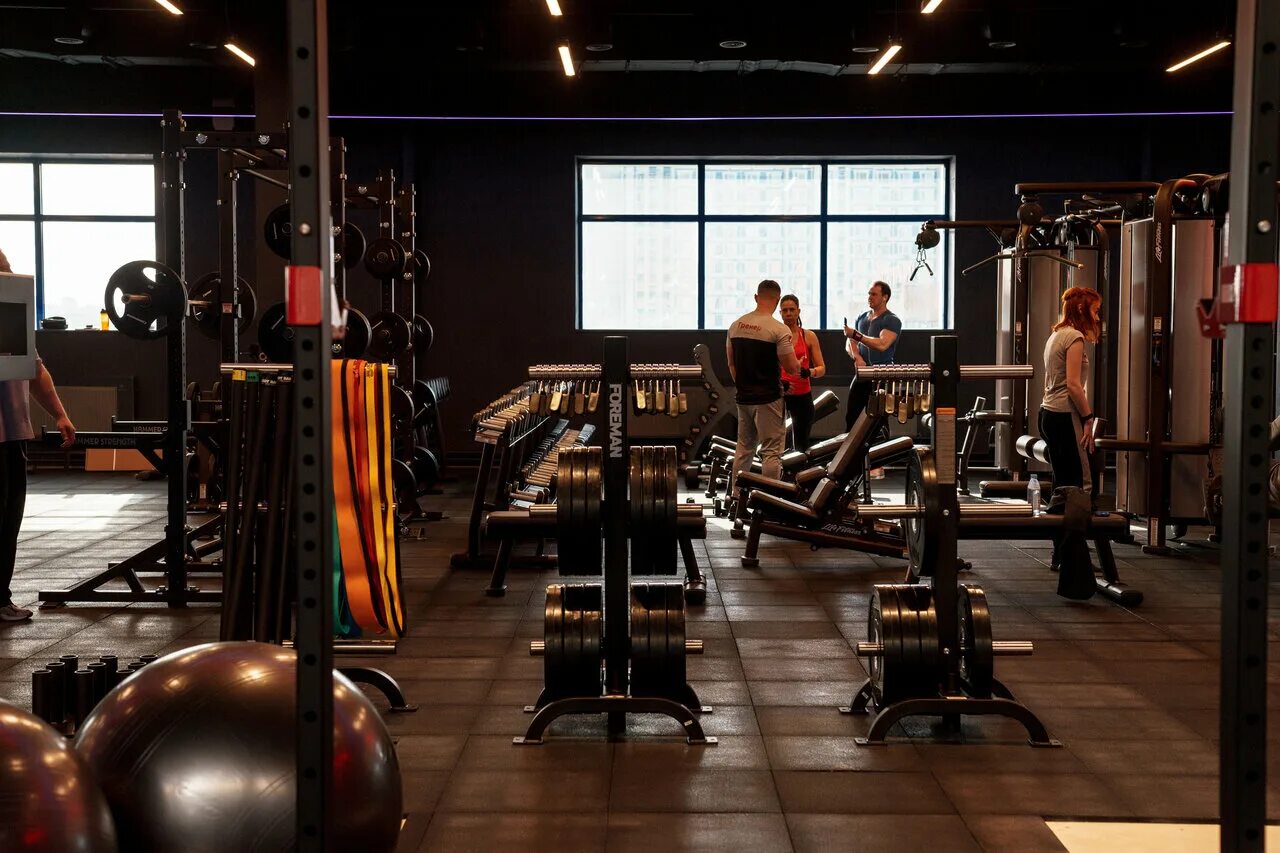 фитнес спарта первомайская. тренажерный зал москва. Azimut health club олимпийский проспект. фитнес-клуб baza fitness club, москва. ленинская слобода 26с3 фитнес.