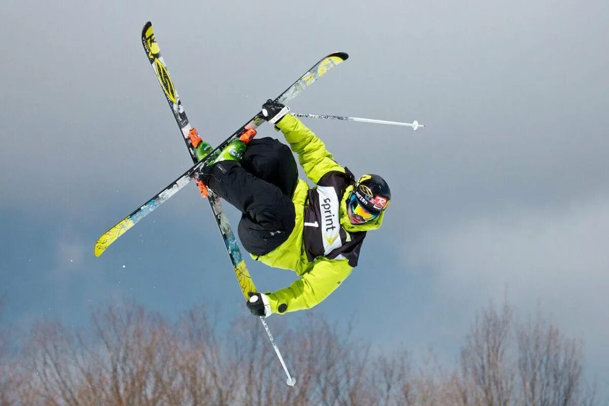Девушки на горных лыжах в купальниках. Александр килде горнолыжник. Горнолыжный спорт. Лыжная акробатика фристайл. Кильде горнолыжник.