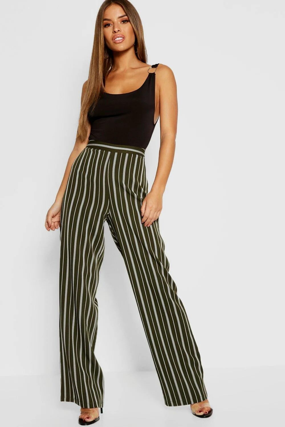 Брюки в полоску женские. Широкие полосатые брюки. Широкие штаны в полоску женские. Широкие брюки в полоску. Полосатые штаны женские.