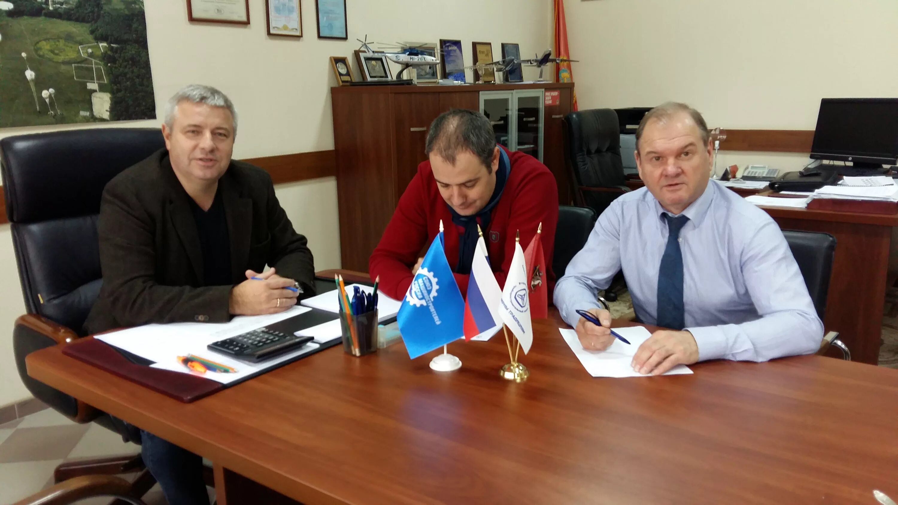 Завод прогресс руководители. Мичуринск тамбовская обл. Прогресс баранов генеральный директор. Мартыненко генеральный директор мичуринский завод прогресс. Арсеньевская авиационная компания прогресс им н.