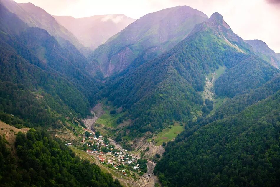 Габала горы. Габала Азербайджан. Азербайджанская Швейцария Габала. Природа Габала Азербайджан. Азербайджан горные