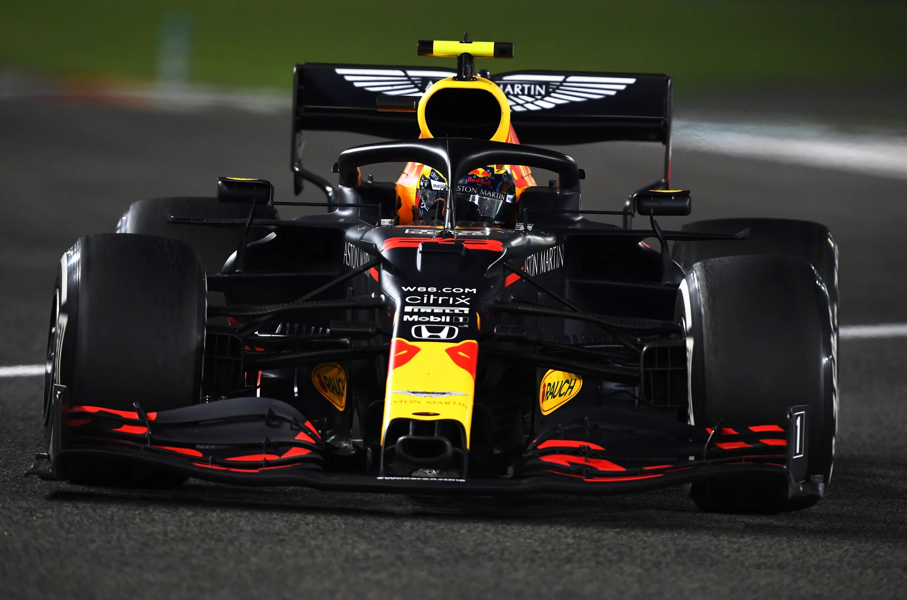 Формула 1 11. Red bull f1 2021. Болид f1 Red bull 2021. Машина Red bull f1 2021. Formula 1 Red bull 2021.