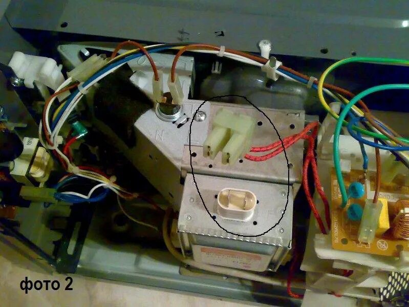 Микроволновка сильно гудит. Искрит корпус микроволновки. Днепрянка 1 микроволновая печь. Микроволновка Лджи mf6546rfs. Предохранитель в микроволновой печи.