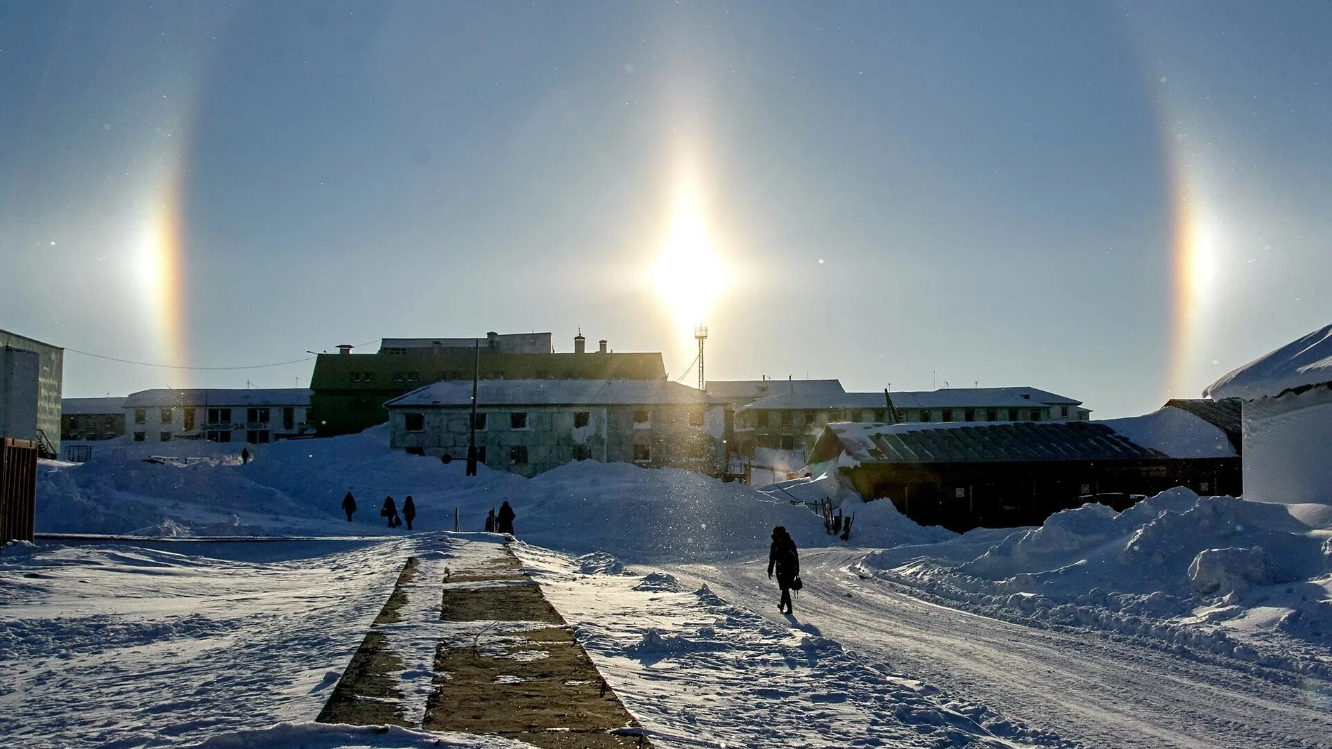 Диксон Красноярский край. Диксон посёлок городского типа. Диксон посёлок Северное сияние. Арктика поселок Диксон.