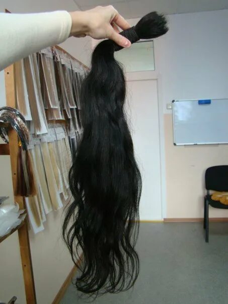 Срезы волос для наращивания. Черные срезы волос для наращивания. Волосы для наращивания черные 80 см. Обстриженные чёрные волосы.