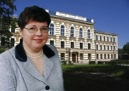 Директор школы это