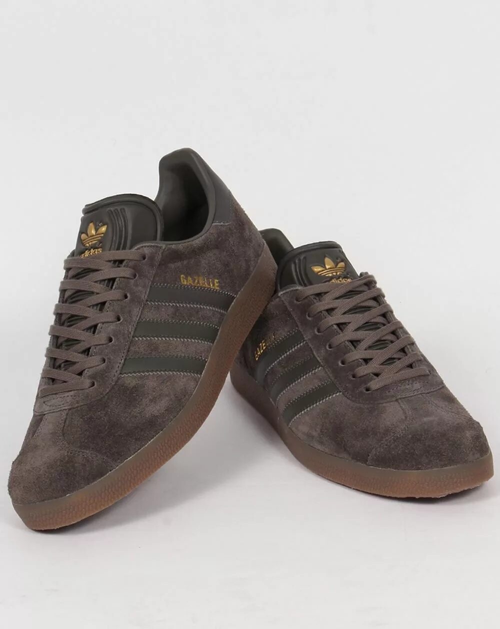 Коричневые кроссовки адидас. Adidas Gazelle коричневые. Adidas Gazelle замшевые. Adidas Gazelle Grey Black. Adidas Gazelle Grey.