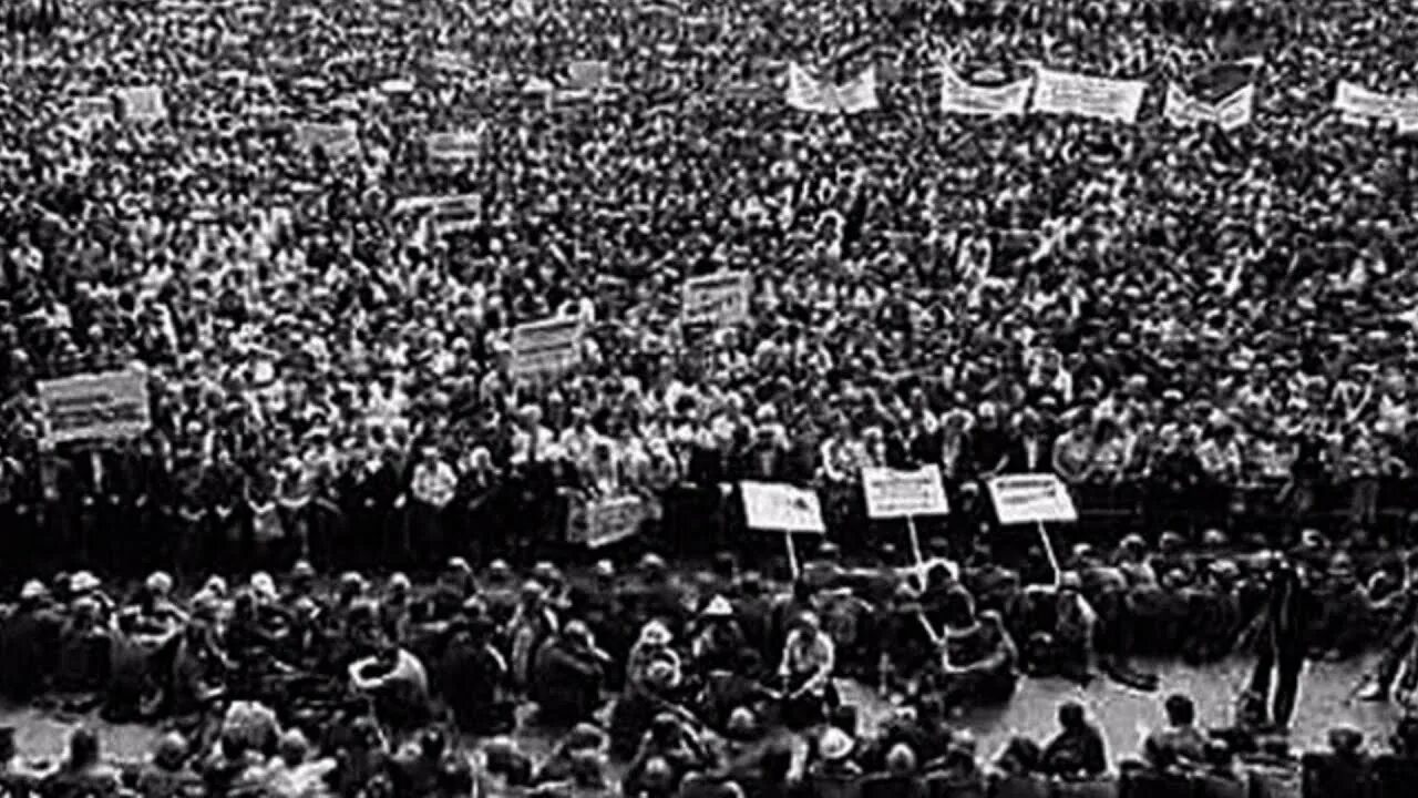 Выступление в новочеркасске 1962. Восстание в новочеркасске в 1962. новочеркасский расстрел рабочих 1962г. новочеркасский расстрел в 1962. новочеркасск восстание рабочих 1962.