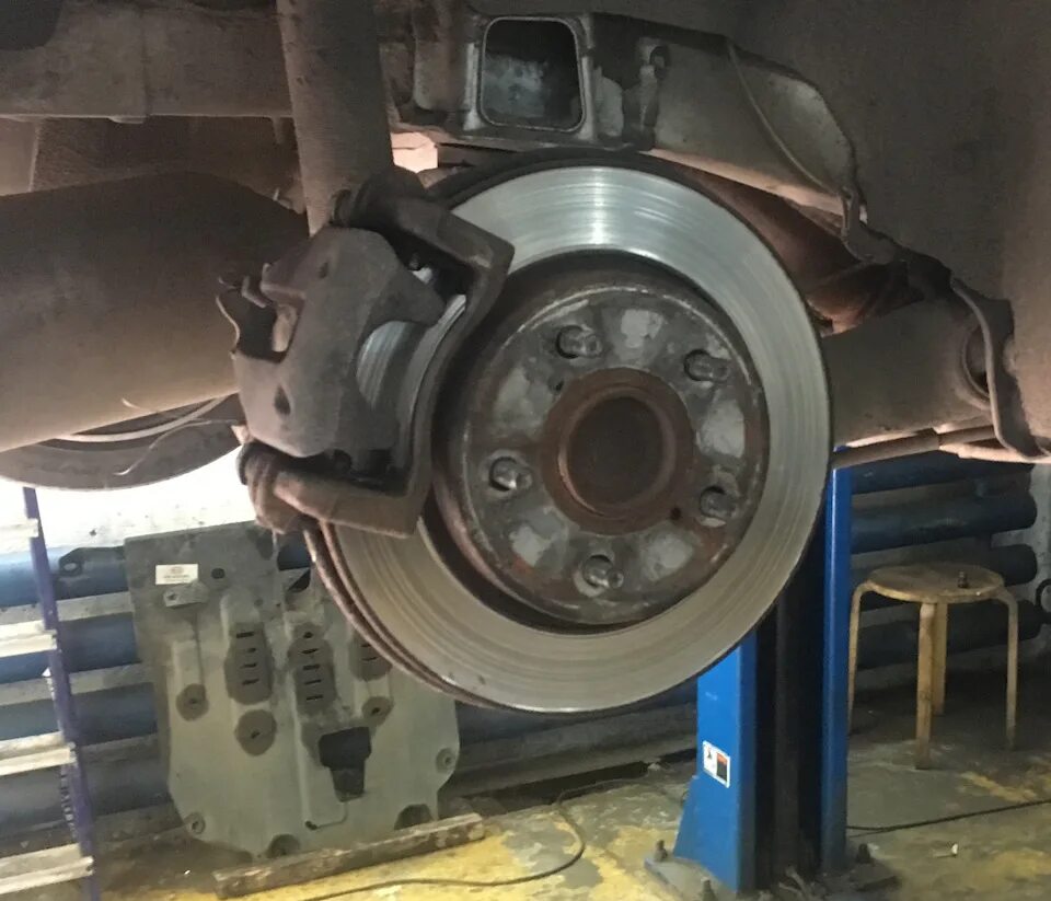 Диск тормозной передний тойота королла е150. Тормозной диск тойота королла 150. Диск тормозной задний тойота королла е150. Тормозной диск тойота королла 150. Диск тормозной передний тойота королла е150.