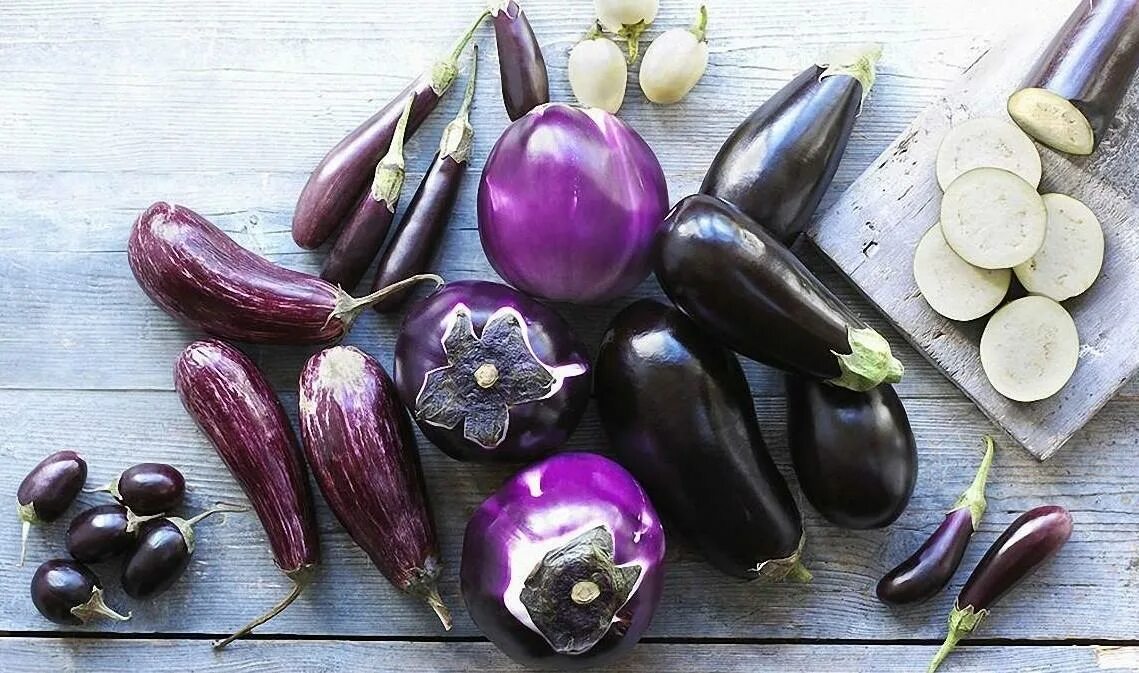 Баклажаны. Баклажан фото. Фиолетовые овощи. Овощи баклажан. Цветные баклажаны