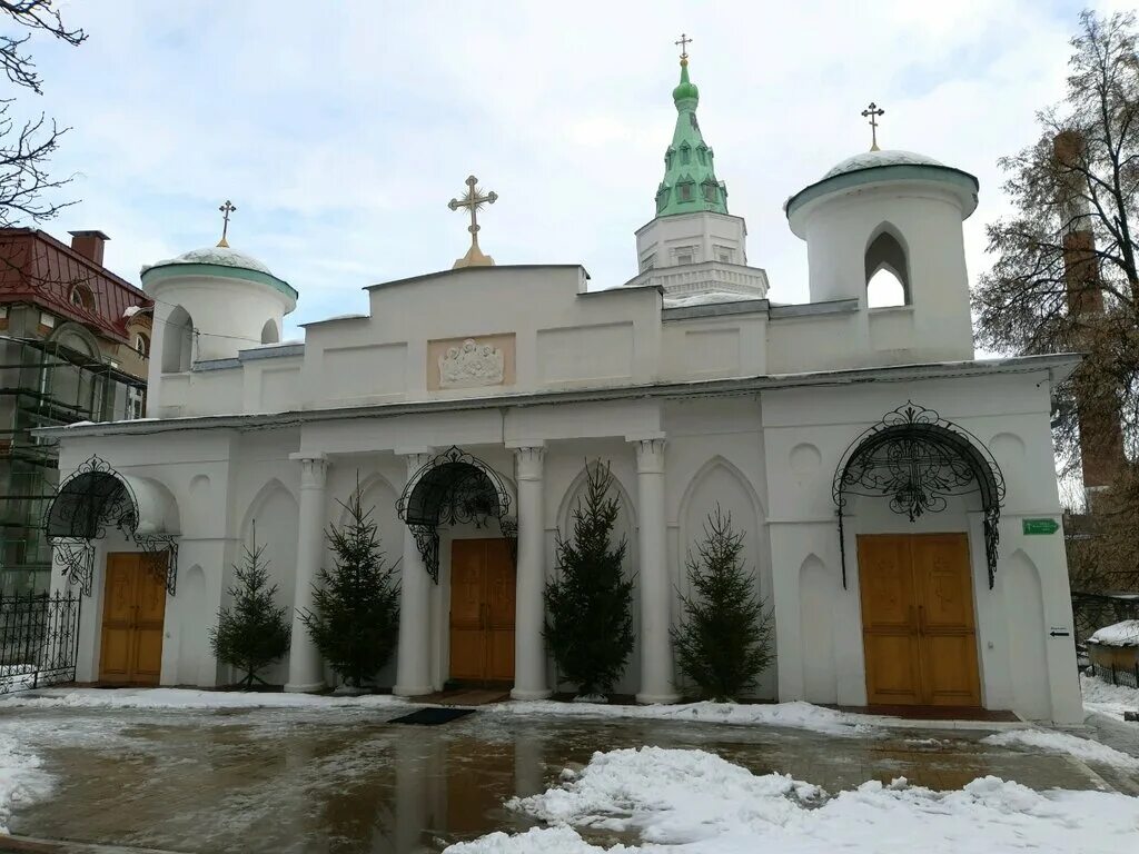 Свято троицкий курск. Храм Святой Троицы Курск. Верхне Троицкая Церковь Курск. Курск улица Горького 13 Свято-Троицкий храм. Свято Троицкий Нижний храм Курск.