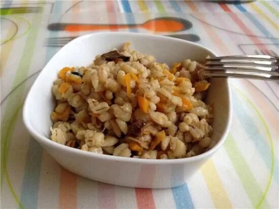 Перловка с солеными огурцами и грибами. Рассольник с перловкой. Суп перловый с грибами. Как приготовить кулеш с перловкой. Перловка с солеными огурцами и грибами.
