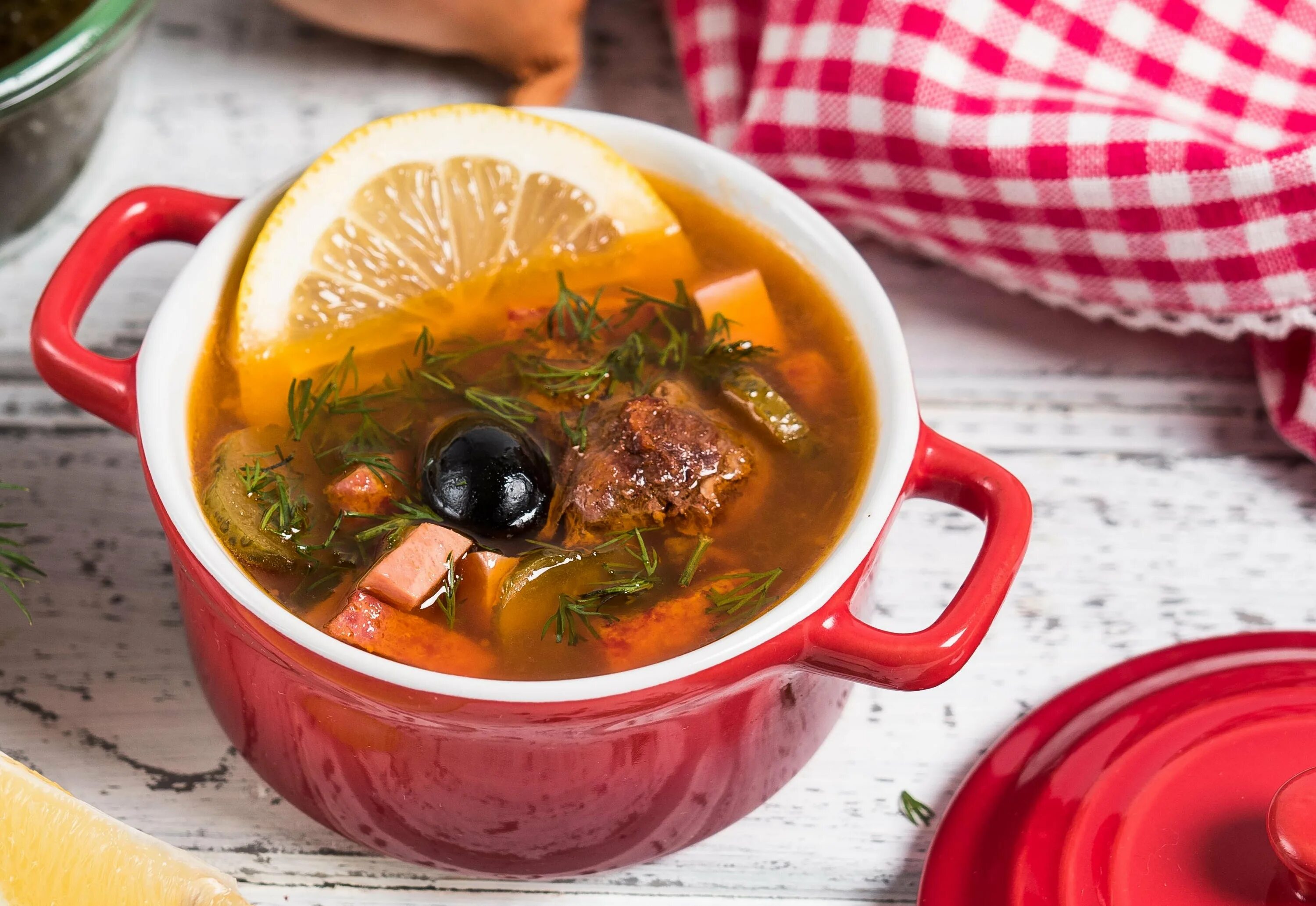 Солянка по абхазски. «солянка сборная мясная»; 250 г. Солянка сборная мясная 350мл. Сборная солянка с копченостями. Солянка сборная дома.