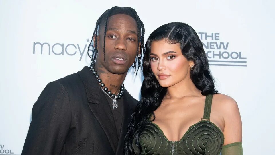 С кем встречается трэвис CHEATING BOMBSHELL! Travis Scott DUMPS Wife Kylie Jenner After Hanging Out With