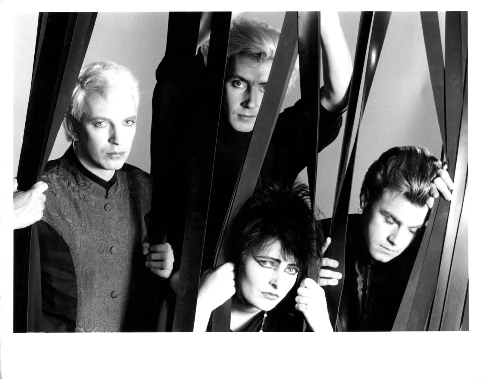 Группа jigsaw feeling. Siouxsie and the Banshees. Siouxsie and the Banshees 1978. Siouxsie and the Banshees 1976.