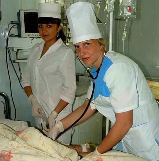 работаю медсестрой в больнице расскажу историю. медсестра с документами. медсестра инфекционного кабинета. работаю медсестрой в больнице расскажу историю. палатная медицинская сестра.